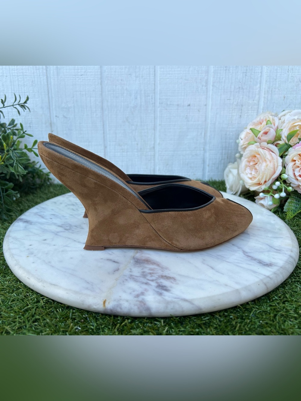VERONICA BEARD
Mirabel Peep Toe Wedge Sandal
In Chestnut &Black Sz 9 gently used - Picture 10 of 16